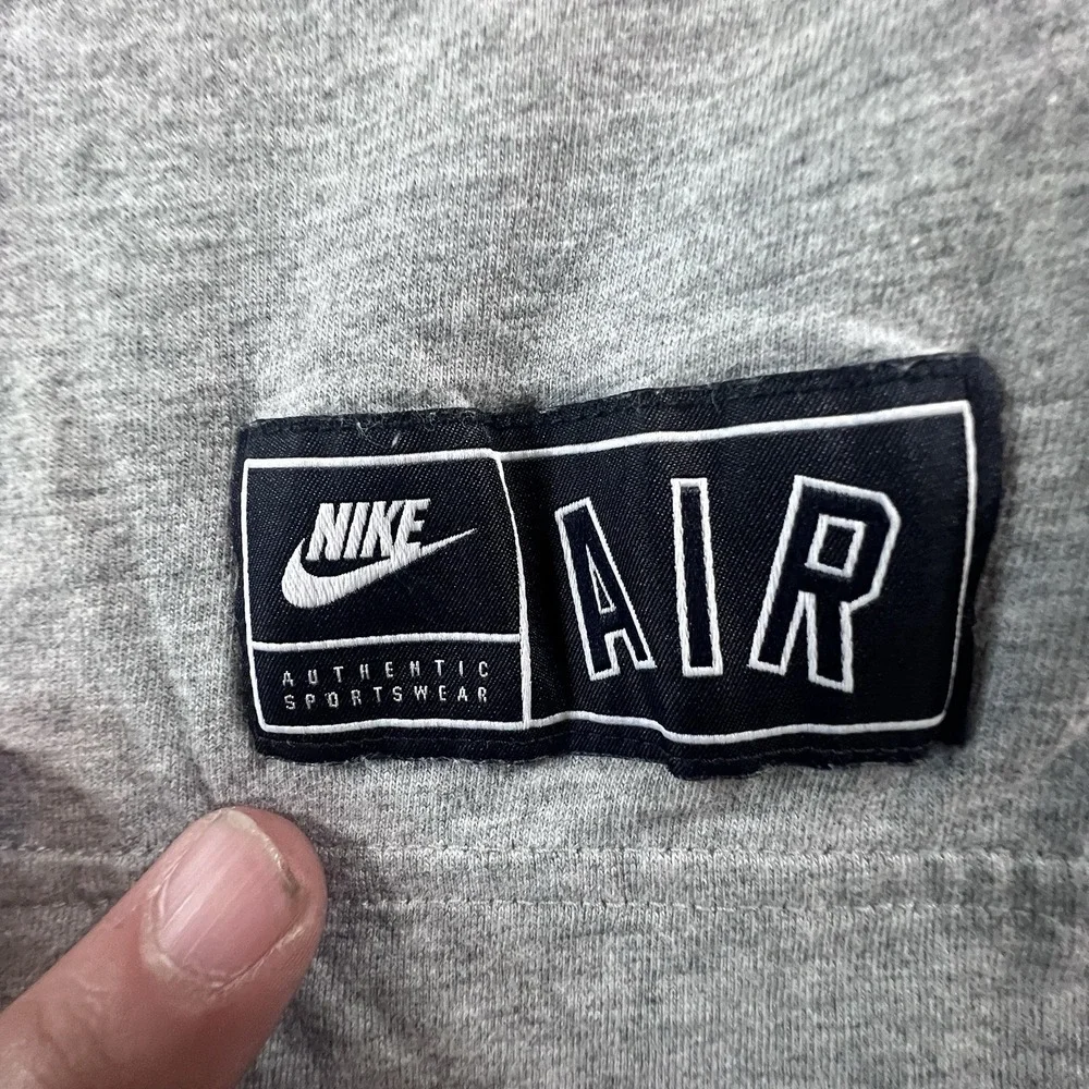Nike Air Authentic Sportswear T-Shirt Boy's Large Gray Black Colorblock Logo Tee